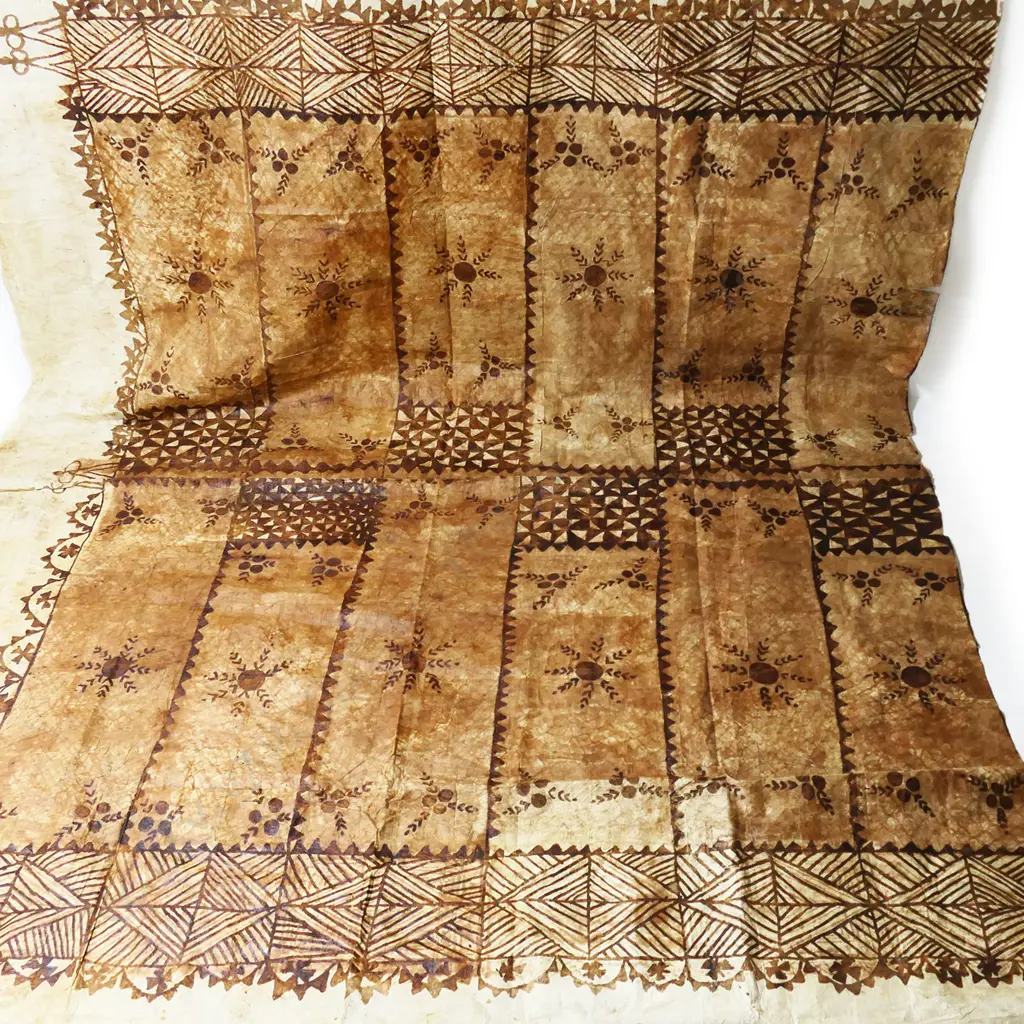 A very large Tongan ngatu (tapa), Image 1++
